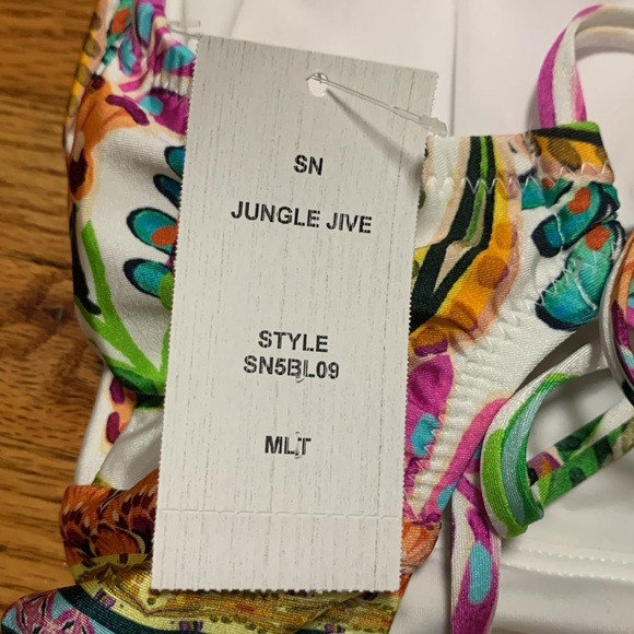 Sunshine 79 swimsuit - v plunge one piece w tummy control size 6 bathing suit - Picture 9 of 14